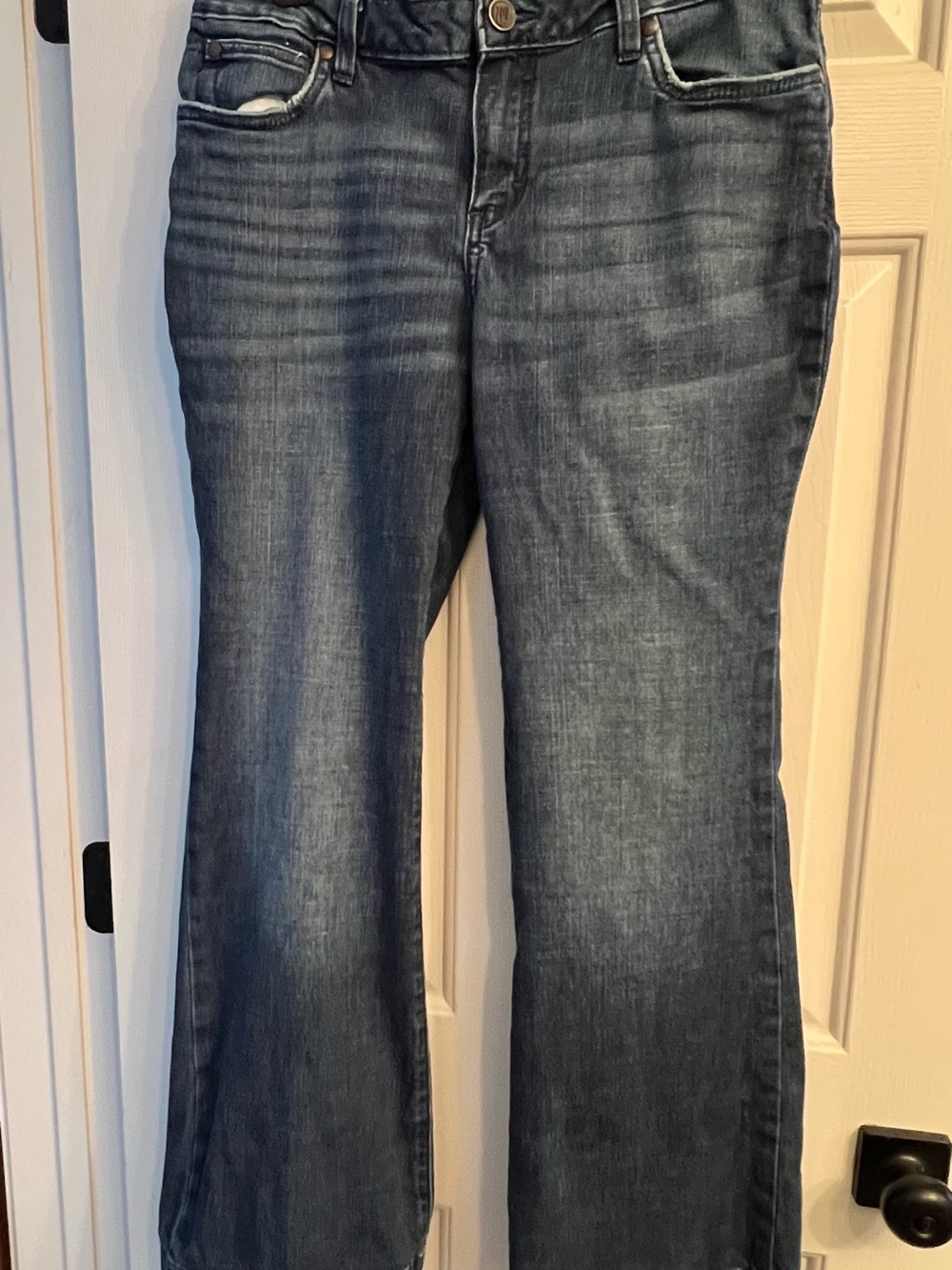 Wrangler Women's Faded Blue Wide Leg Jeans